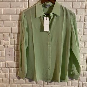 - NWT Saint Perry women's  silk shirt lite green 26 x 18
